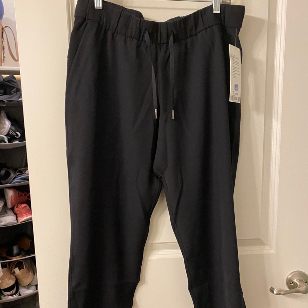 Lululemon on the fly pants